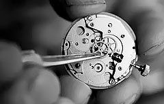 格拉苏蒂手表维修（格拉苏蒂手表调整日期时卡住的解决方法）