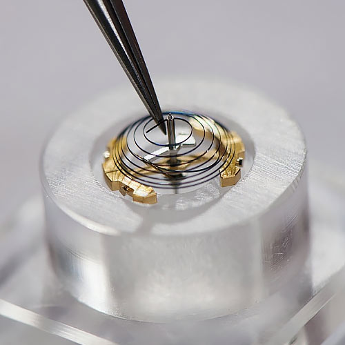 表冠松动如何修复？（表冠维修与更换指南）